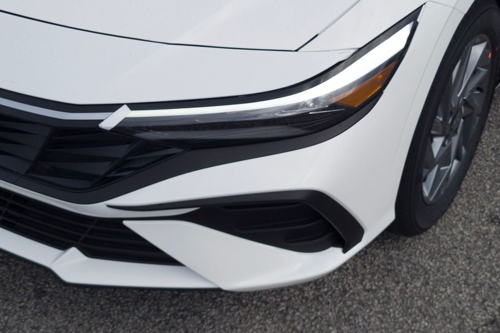 New 2026 White Hyundai Blue image 10