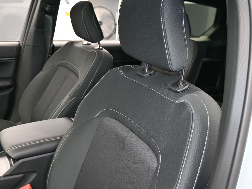 Used 2024 Silver Zynith Jeep Laredo image 17