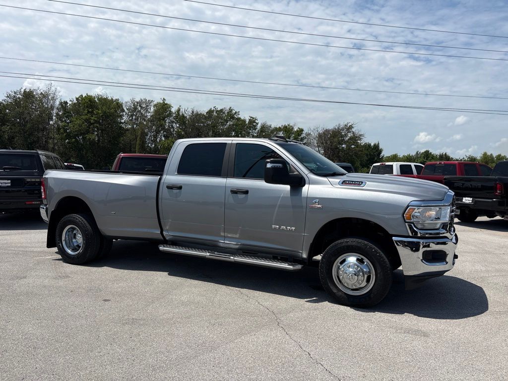 Billet Silver Metallic Clearcoat 2024 RAM 3500 Pickup Truck Four-Wheel Drive 6-Speed Automatic