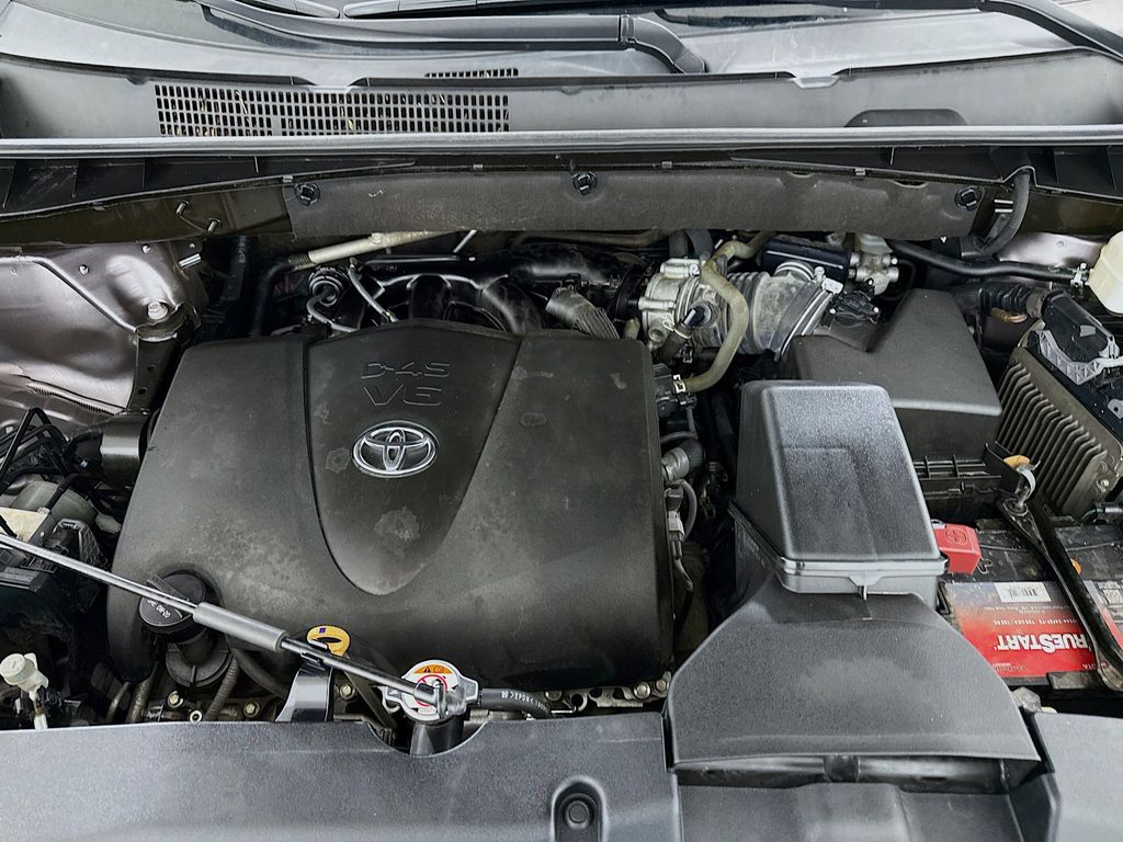 Thumbnail: 2019 Toyota Highlander - 30