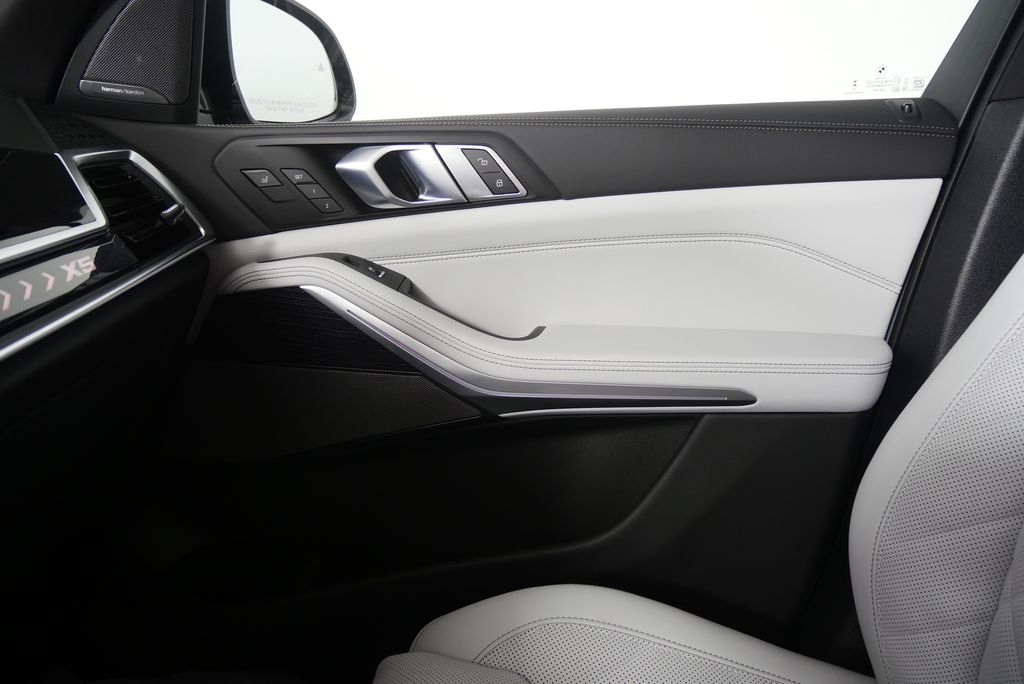 Thumbnail: 2026 BMW X5 - 24