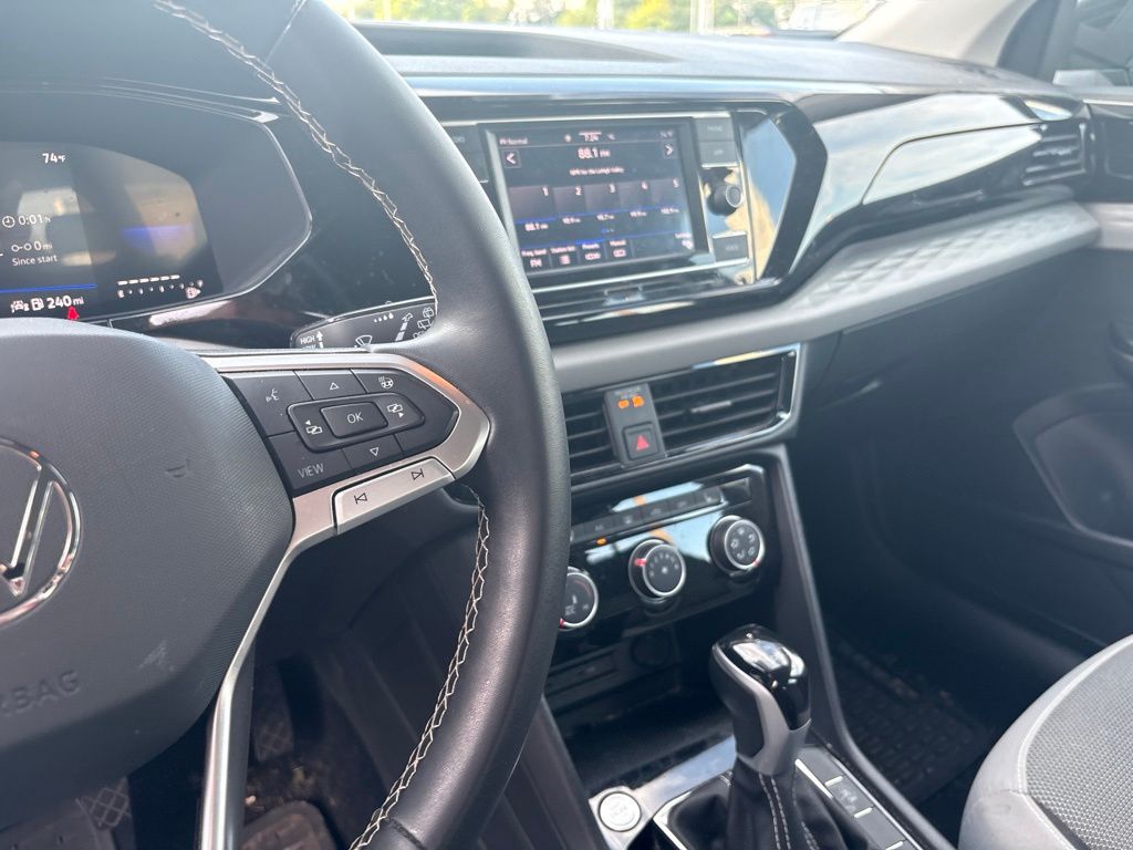 2023 Volkswagen Taos — photo 6