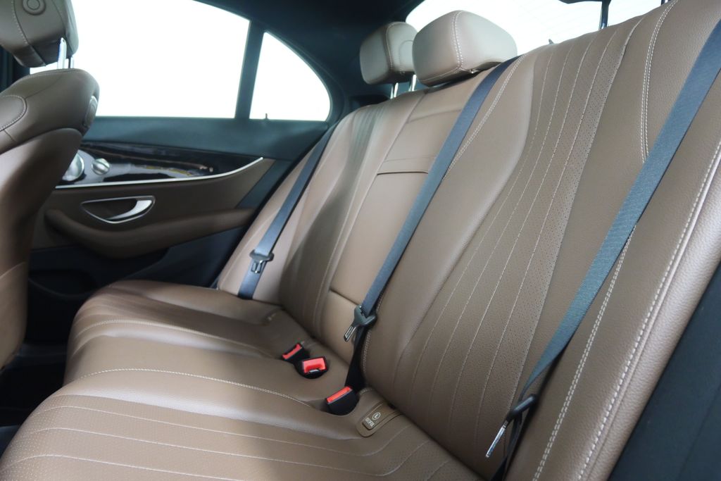 Thumbnail: 2019 Mercedes-Benz E-Class - 15