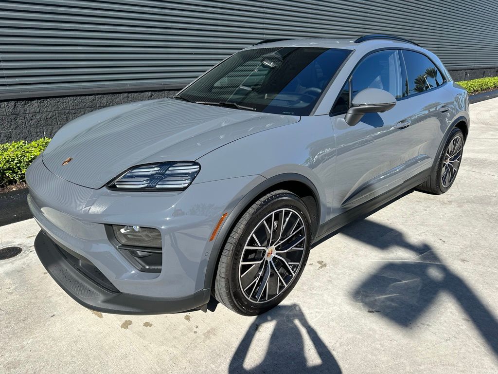 Thumbnail: 2025 Porsche Macan - 7