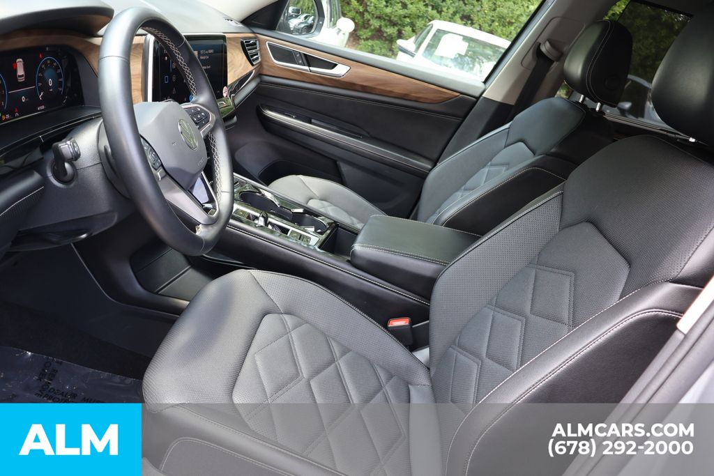 Used 2024 Silver Volkswagen 2.0T SE w/Technology image 16