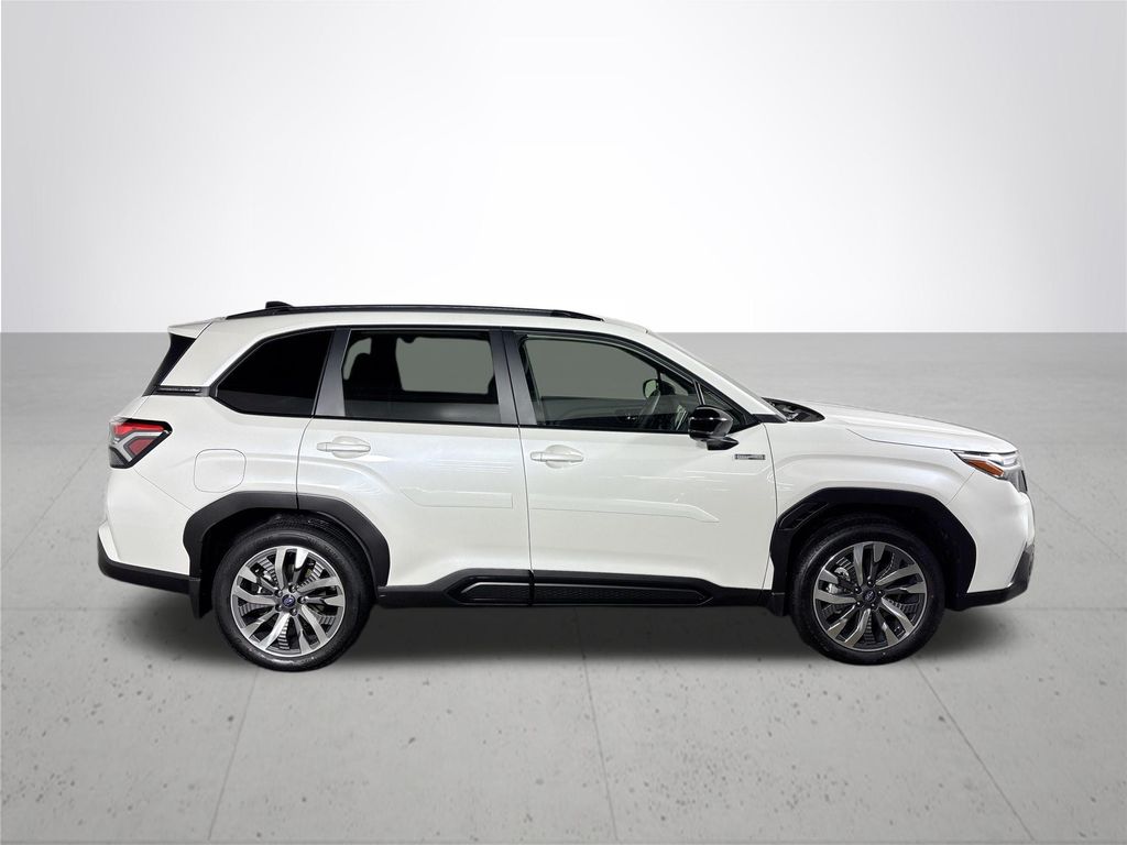 2025 Subaru Forester Touring photo 2