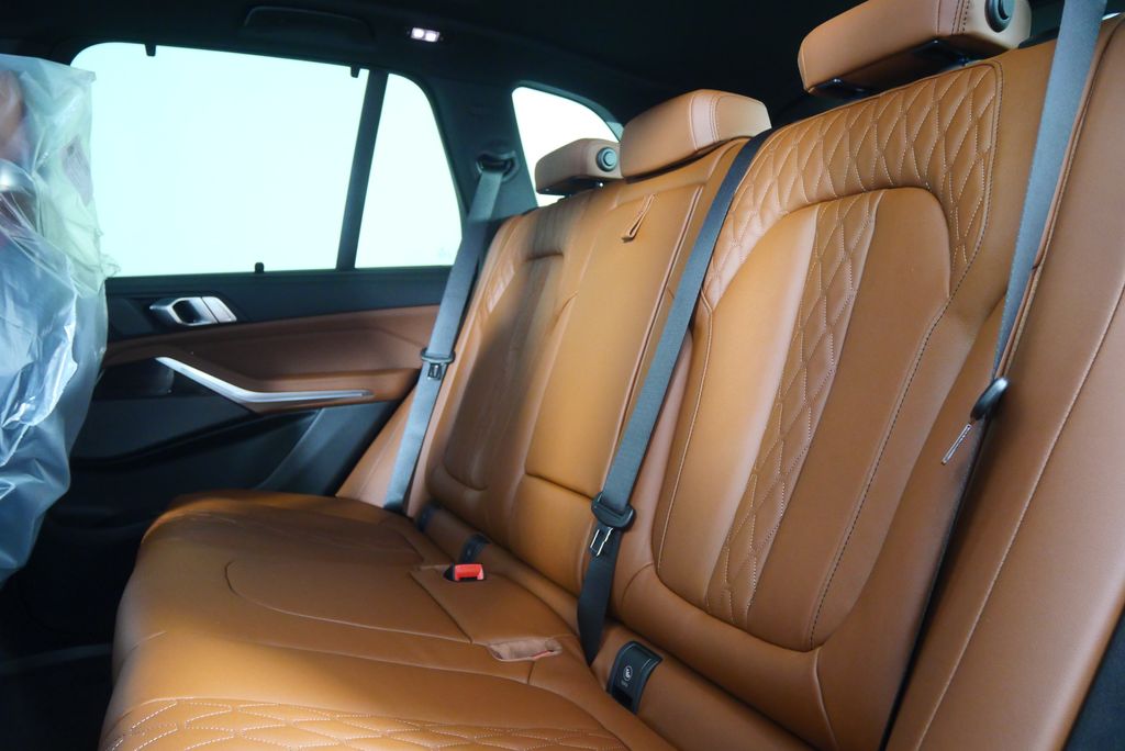 Thumbnail: 2026 BMW X5 - 15
