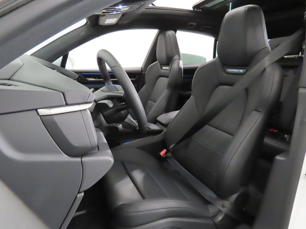 Thumbnail: 2025 Porsche Macan - 5