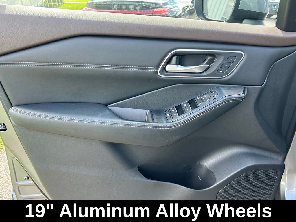 Used 2023 Gun Metallic Nissan Platinum image 18