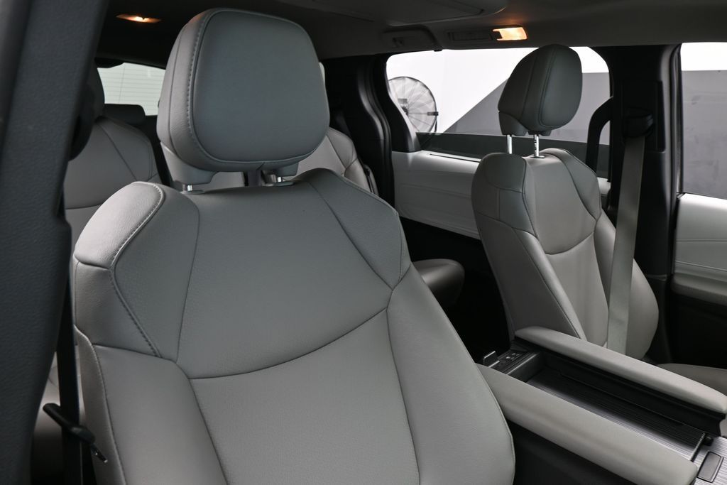 Used 2025 Midnight Black Metallic Toyota XLE image 47