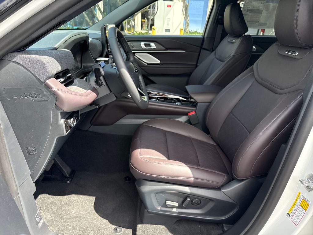 New 2026 White Ford Platinum image 20