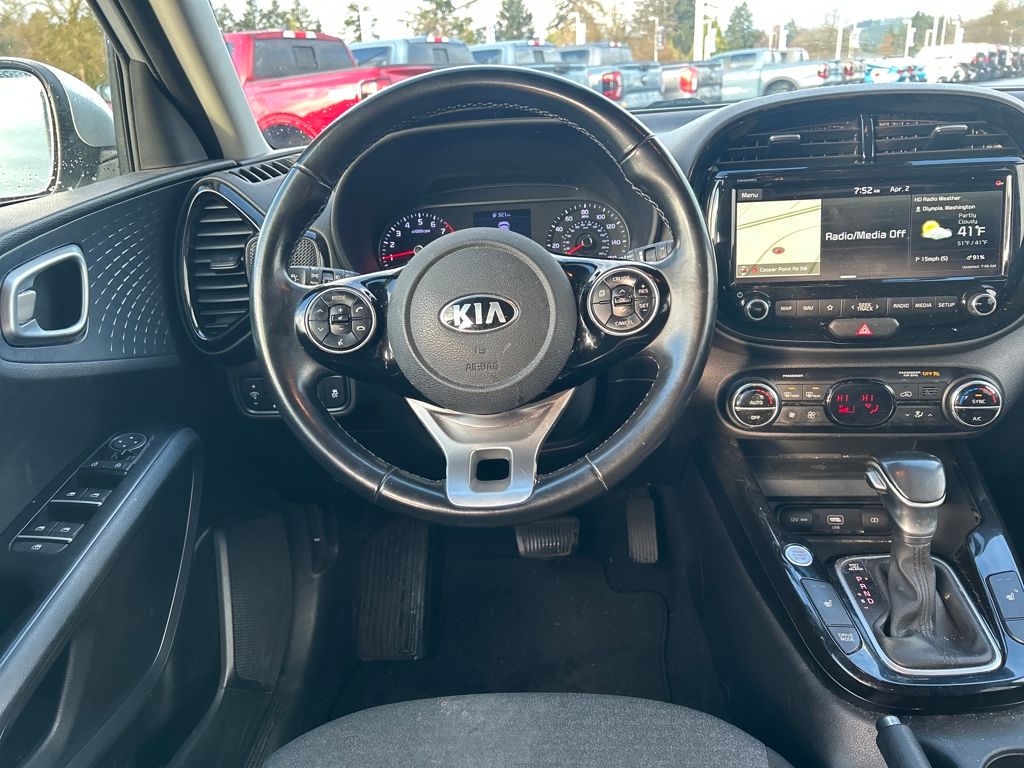 View vehicle photo 7