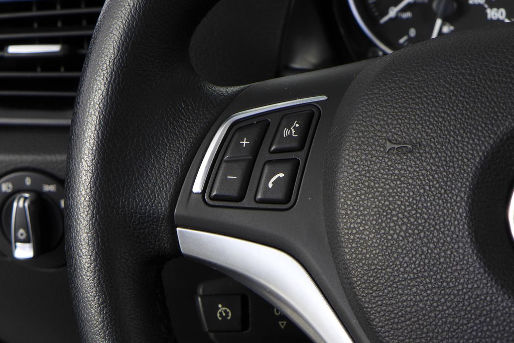 Thumbnail: 2015 BMW X1 - 30