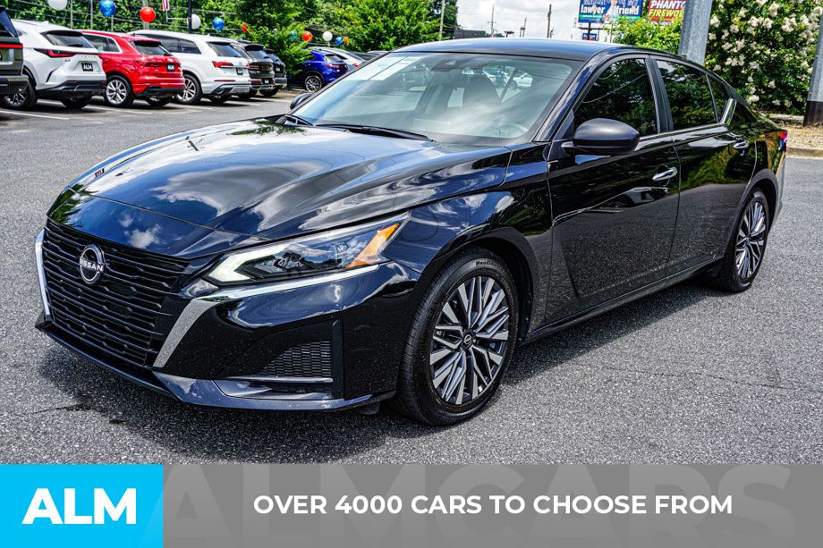 Used 2025 Black Nissan 2.5 SV image 3