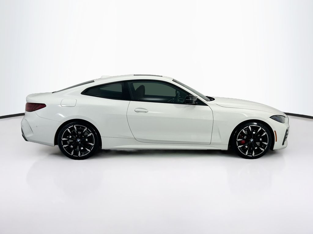Thumbnail: 2025 BMW 4 Series - 4