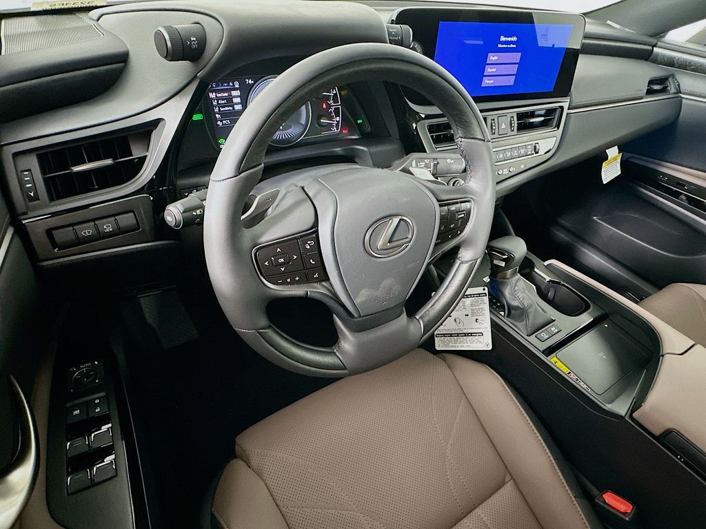 2025 Lexus ES Hybrid 300h Luxury 9