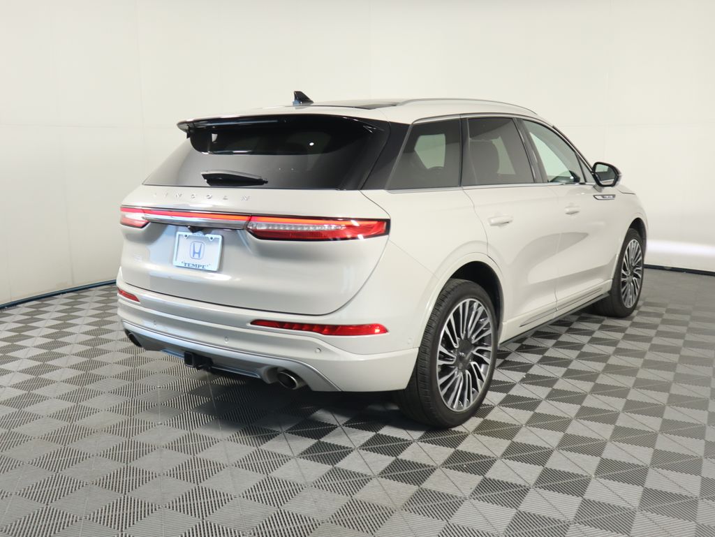 Thumbnail: 2022 Lincoln Corsair - 5