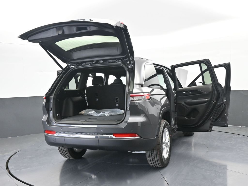 New 2026 Baltic Gray Metallic Clearcoat Jeep Laredo image 72