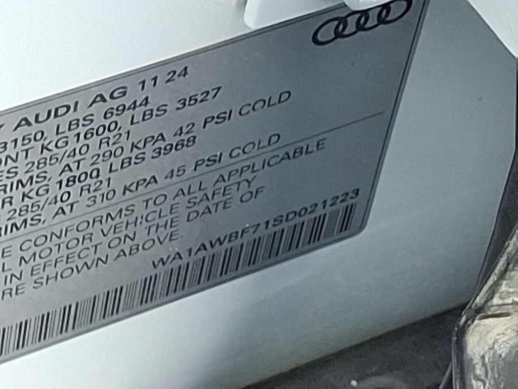 Thumbnail: 2025 Audi SQ7 - 27