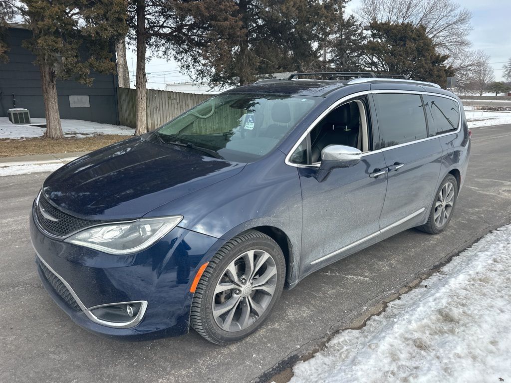 2017 Chrysler Pacifica Limited FWD