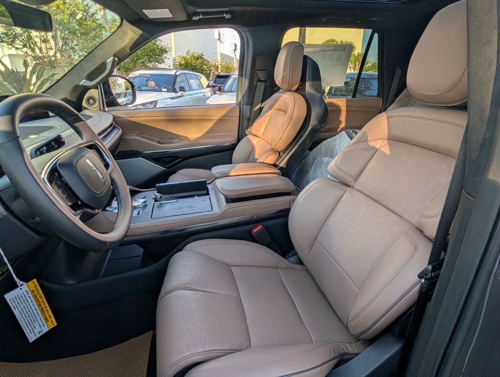 new 2026 Lincoln Navigator L car, priced at $127,665
