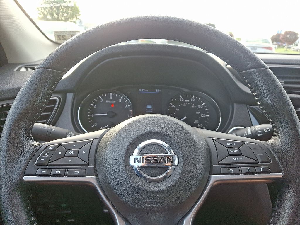 2022 Nissan Rogue Sport SV 18