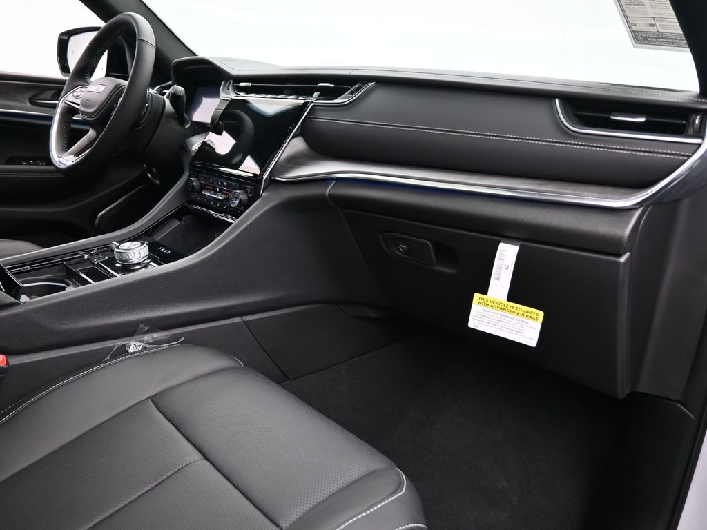 Used 2024 Bright White Clearcoat Jeep Overland image 27