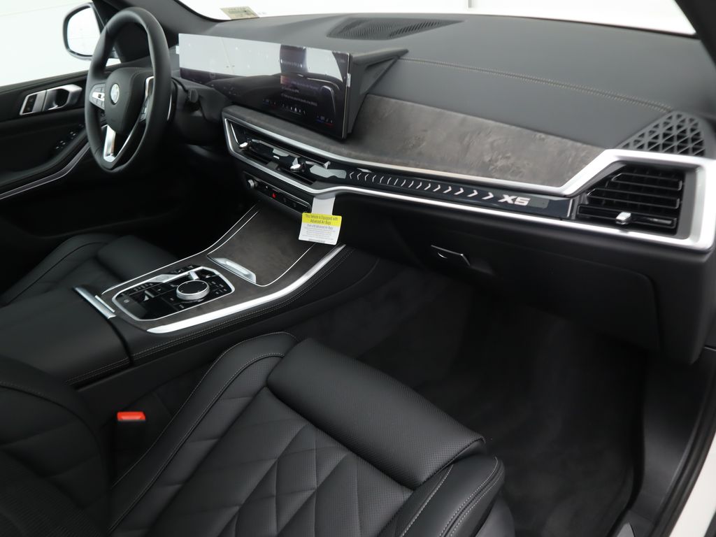 Thumbnail: 2025 BMW X5 - 18