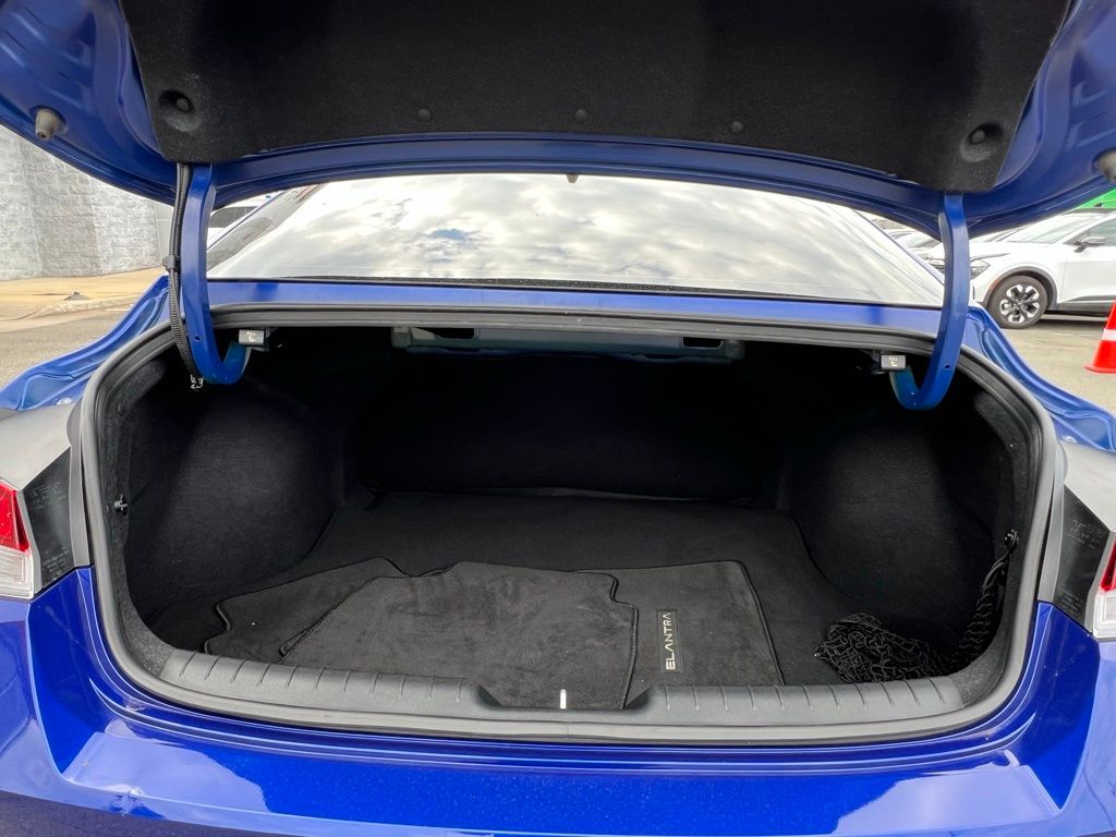2023 Hyundai Elantra SEL photo