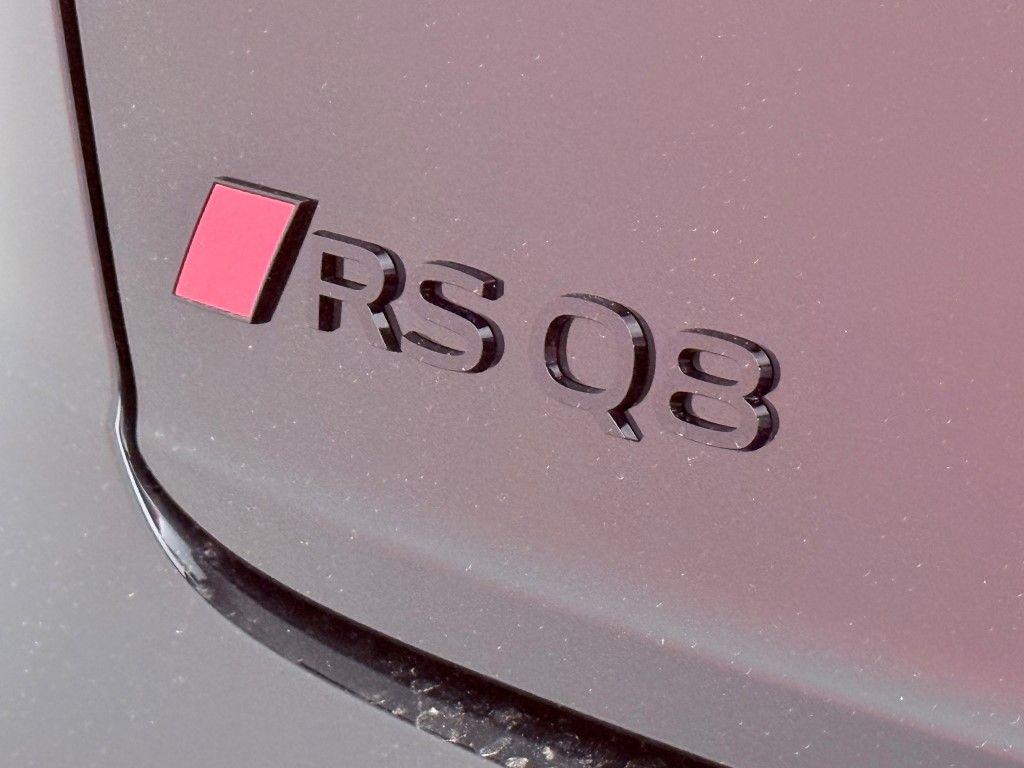 Thumbnail: 2026 Audi RS Q8 - 18