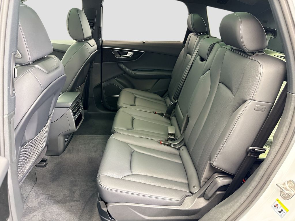 Thumbnail: 2026 Audi Q7 - 20