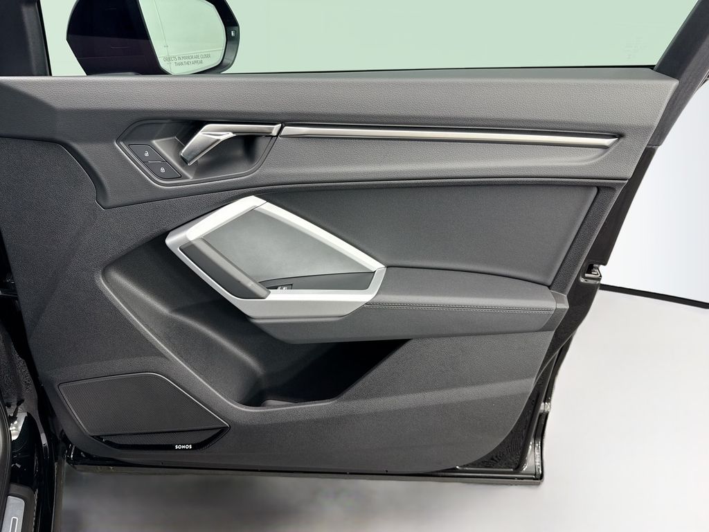 Thumbnail: 2025 Audi Q3 - 23