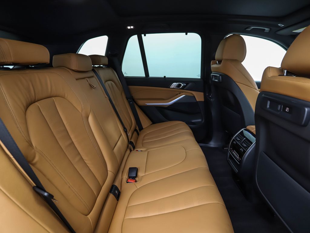 Thumbnail: 2022 BMW X5 - 27