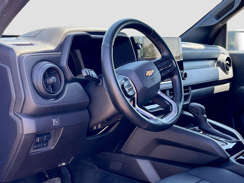 Used 2025 Blue Chevrolet Trail Boss image 9