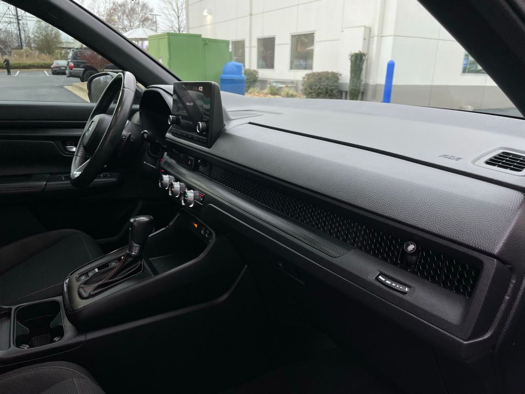 Thumbnail: 2023 Honda CR-V - 32