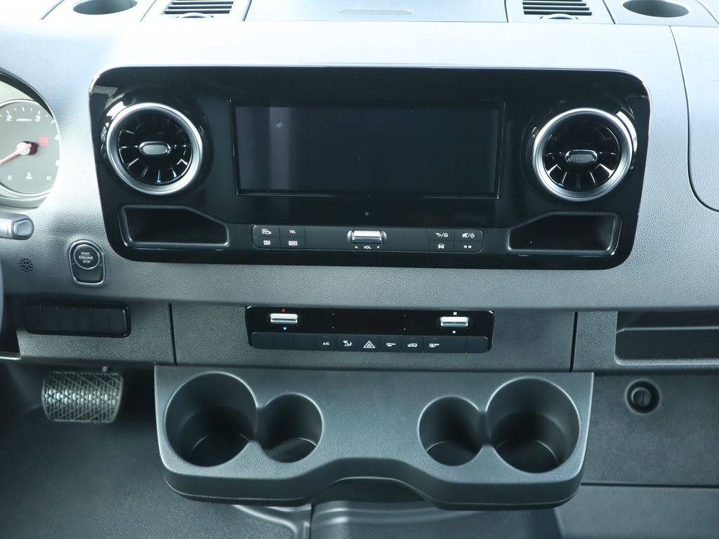 Thumbnail: 2026 Mercedes-Benz Sprinter - 15