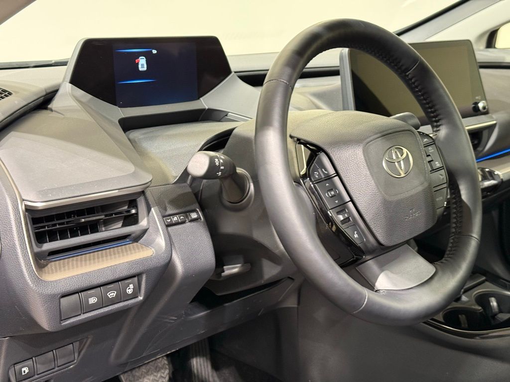 Thumbnail: 2024 Toyota Prius - 17