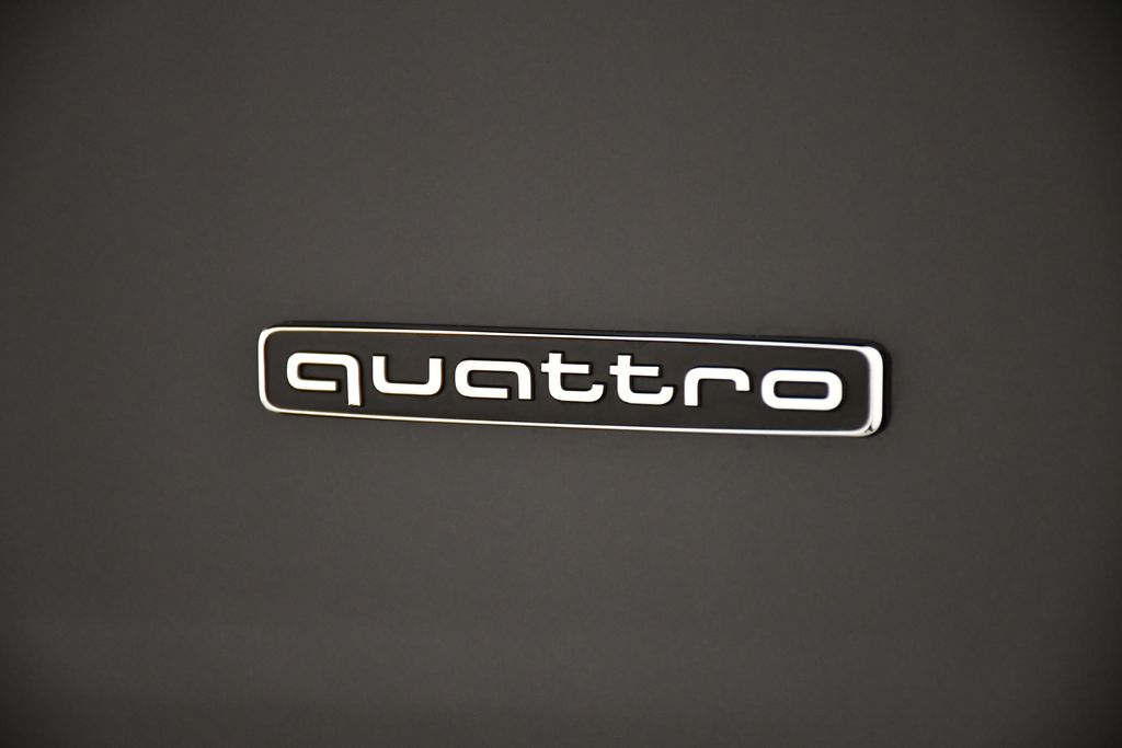 Thumbnail: 2025 Audi Q7 - 10