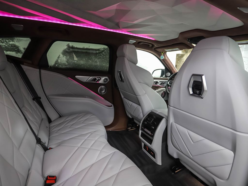 Thumbnail: 2025 BMW XM - 26