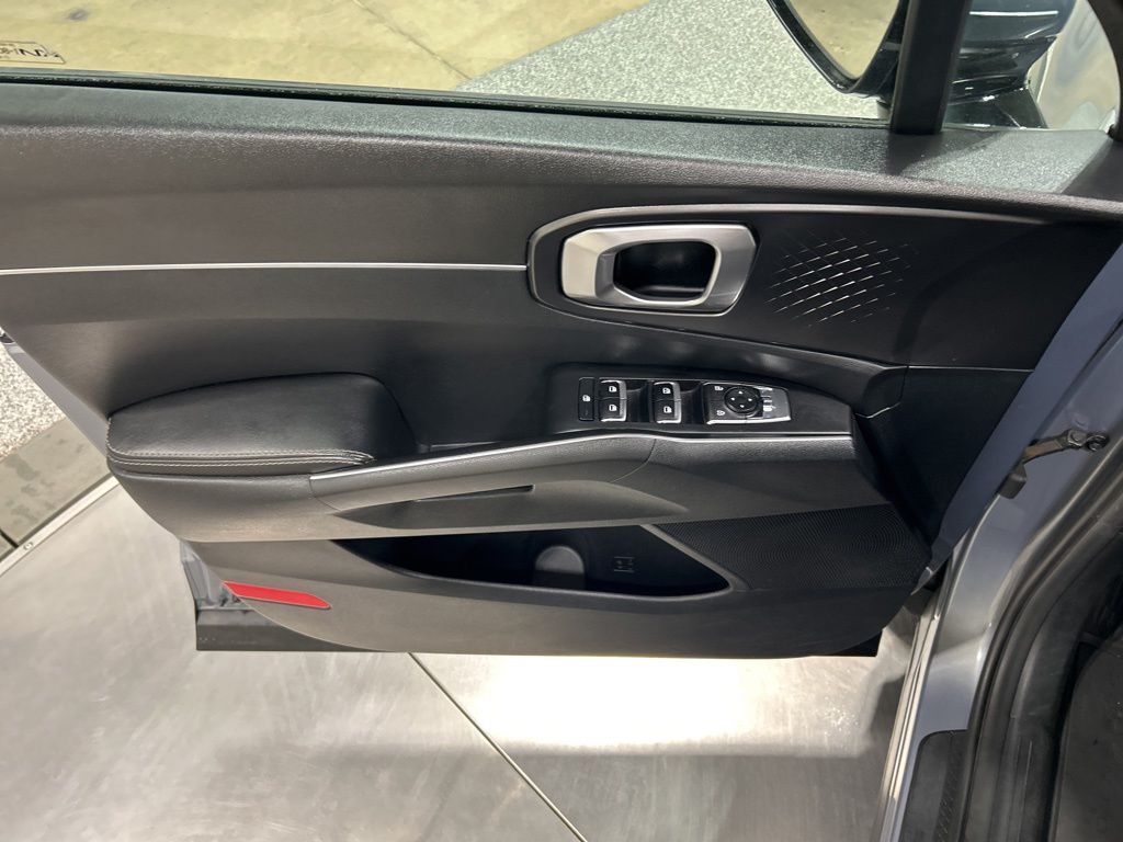 used 2022 Kia Sorento car, priced at $21,228