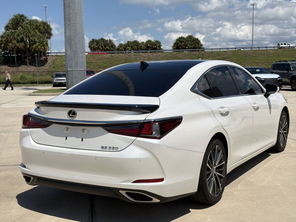 Thumbnail: 2023 Lexus ES - 11