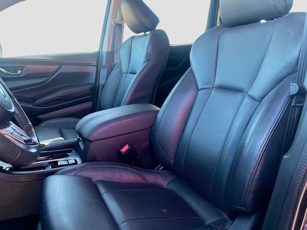 Used 2025 Black Subaru Onyx Edition Touring image 22