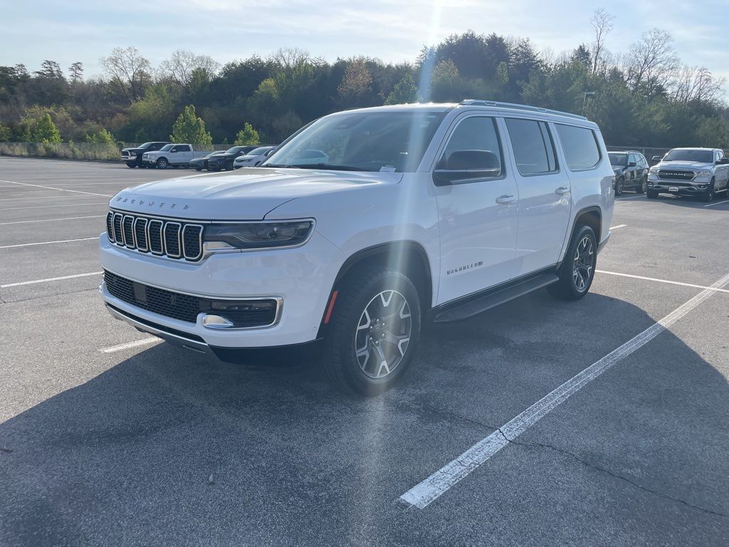 Bright White Clearcoat 2024 Jeep Wagoneer L Series III 4WD SUV / Crossover Four-Wheel Drive 8-Speed Automatic