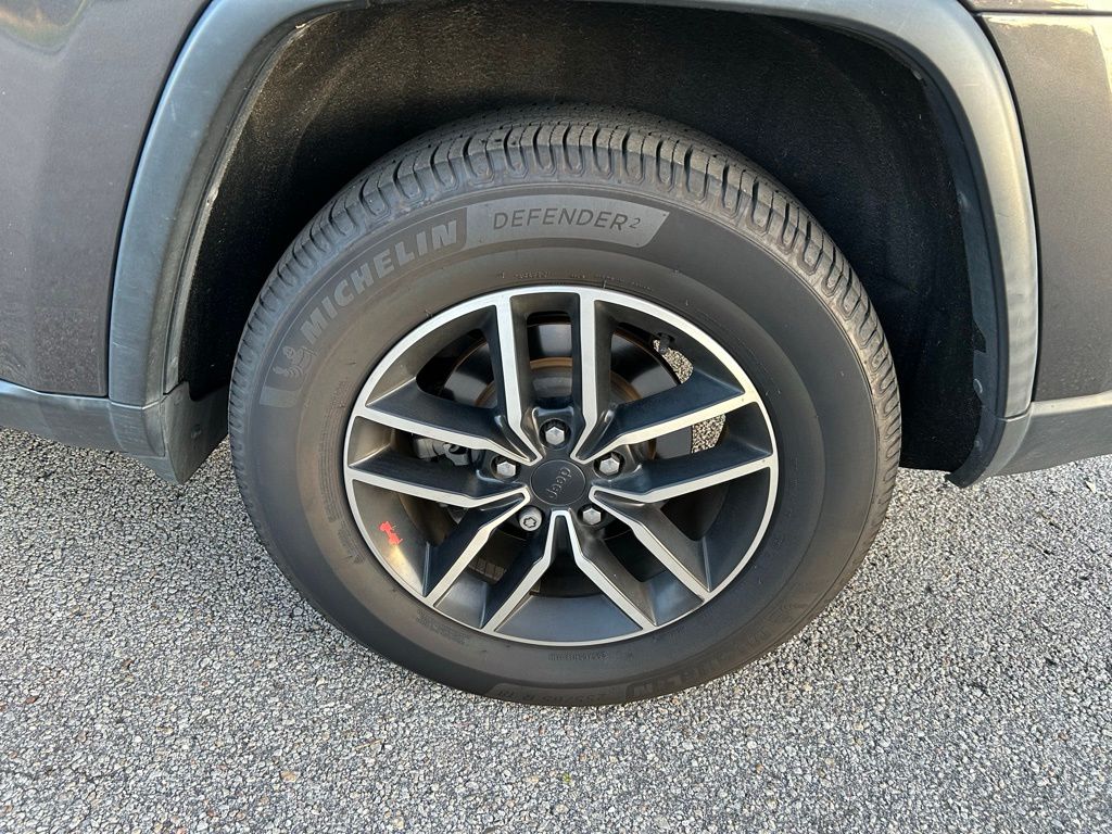 Thumbnail: 2019 Jeep Grand Cherokee - 8