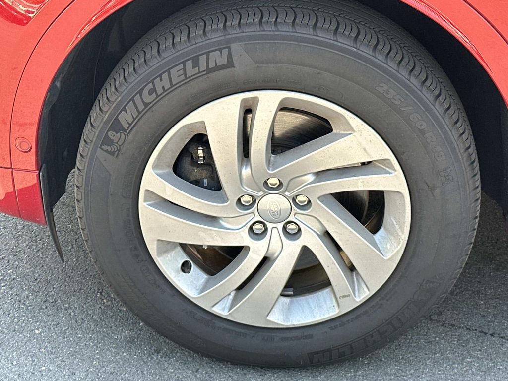 Thumbnail: 2025 Land Rover Discovery Sport - 9