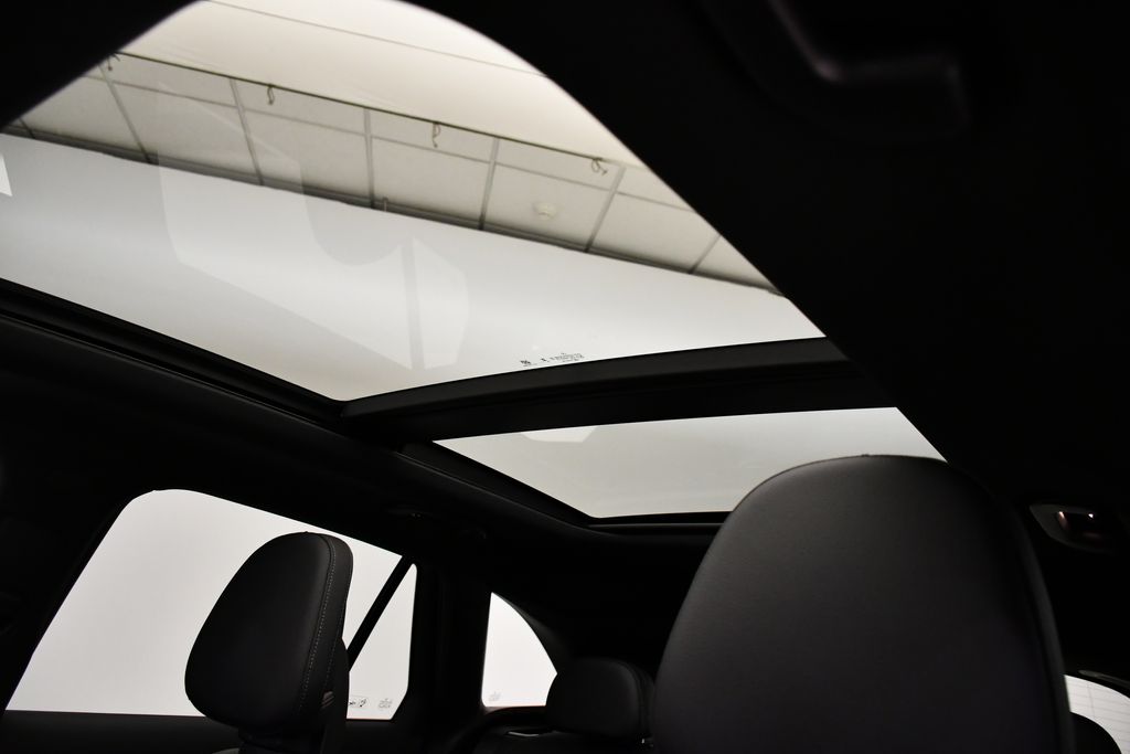 Thumbnail: 2026 Mercedes-Benz GLC - 17