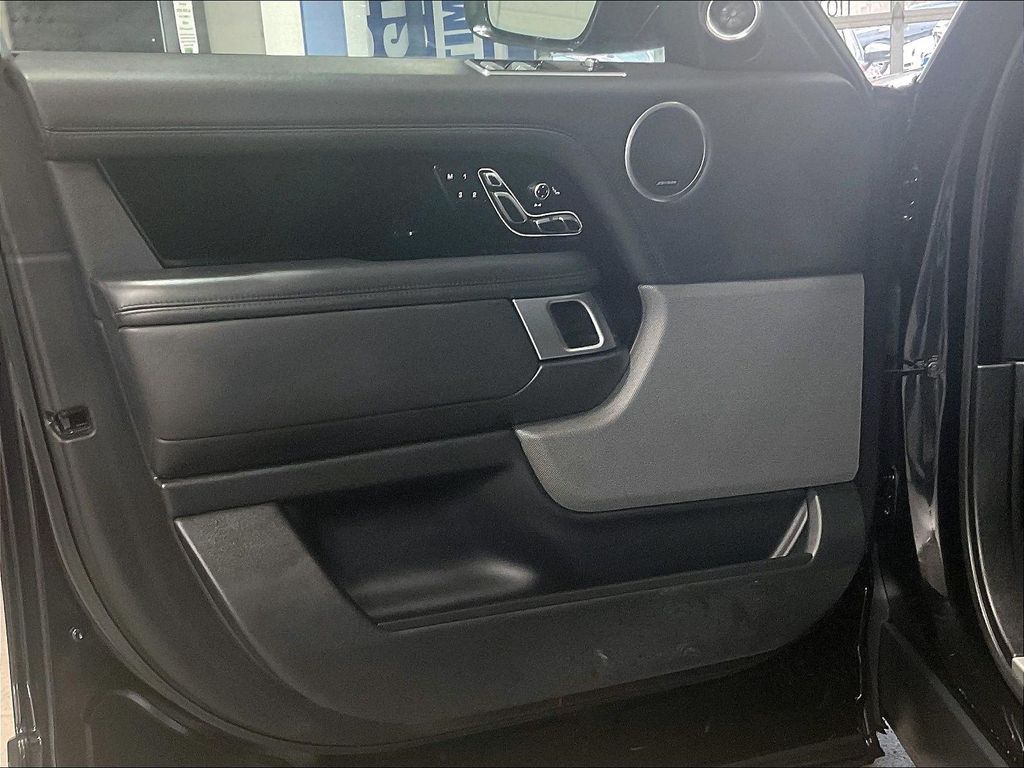2021 Land Rover Range Rover — photo 9
