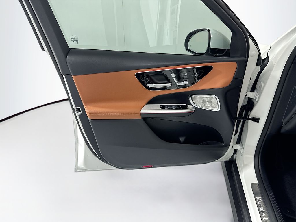 Thumbnail: 2026 Mercedes-Benz GLC - 25