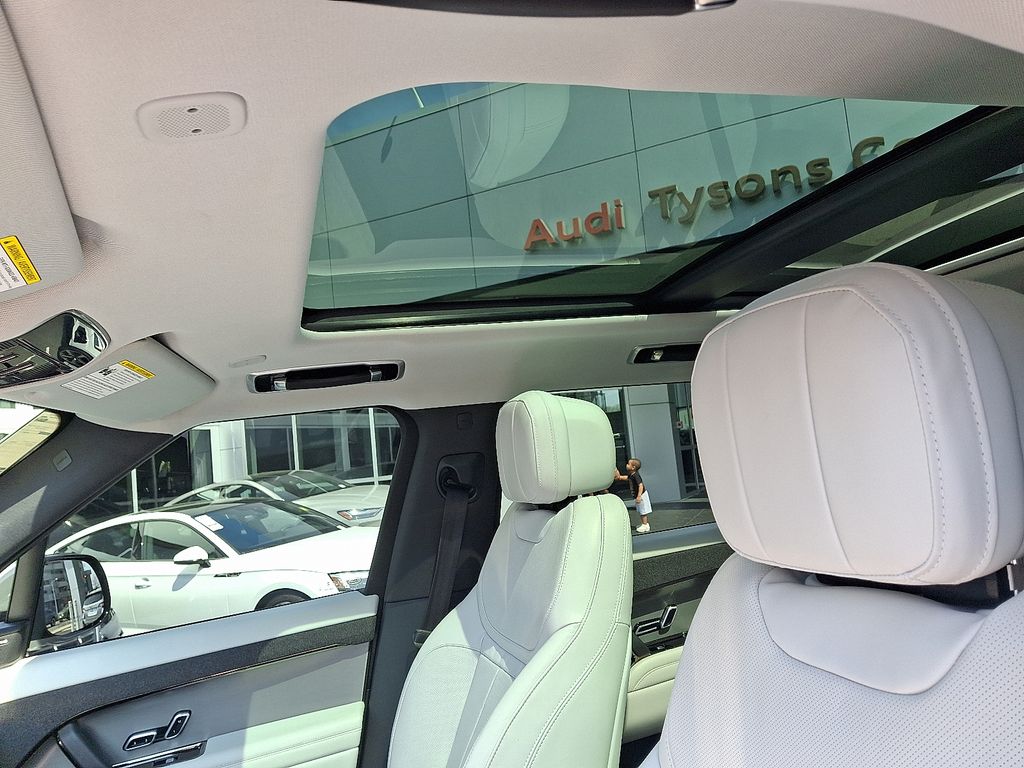 Thumbnail: 2024 Land Rover Range Rover Sport - 14