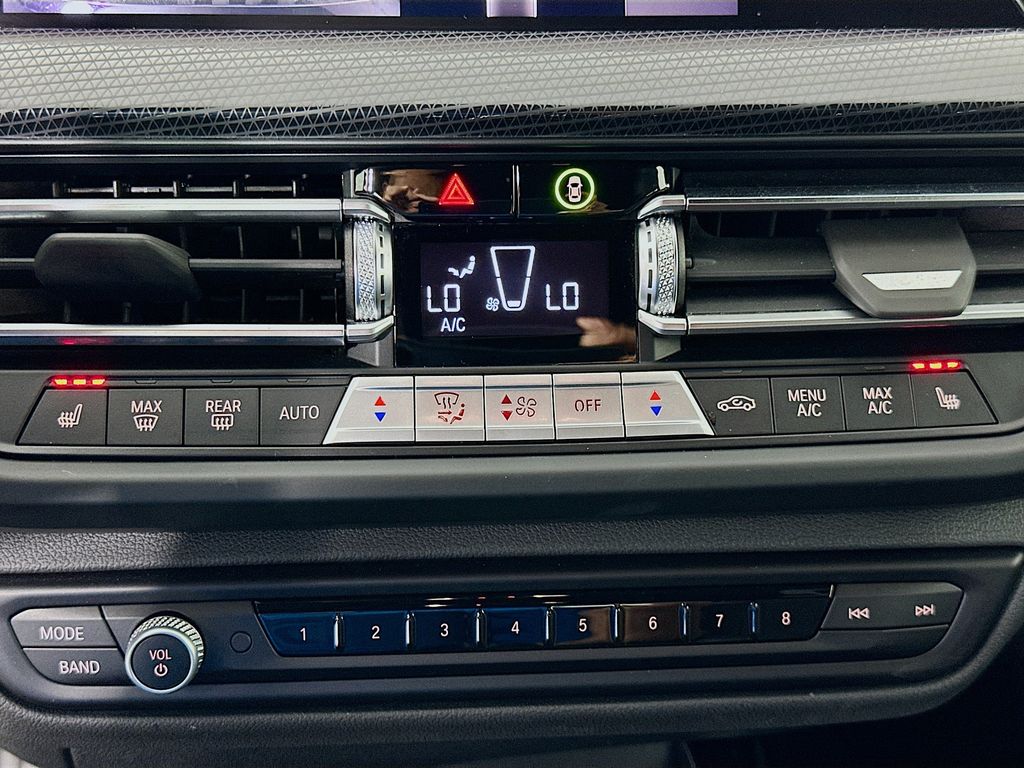 Thumbnail: 2024 BMW 2 Series - 16